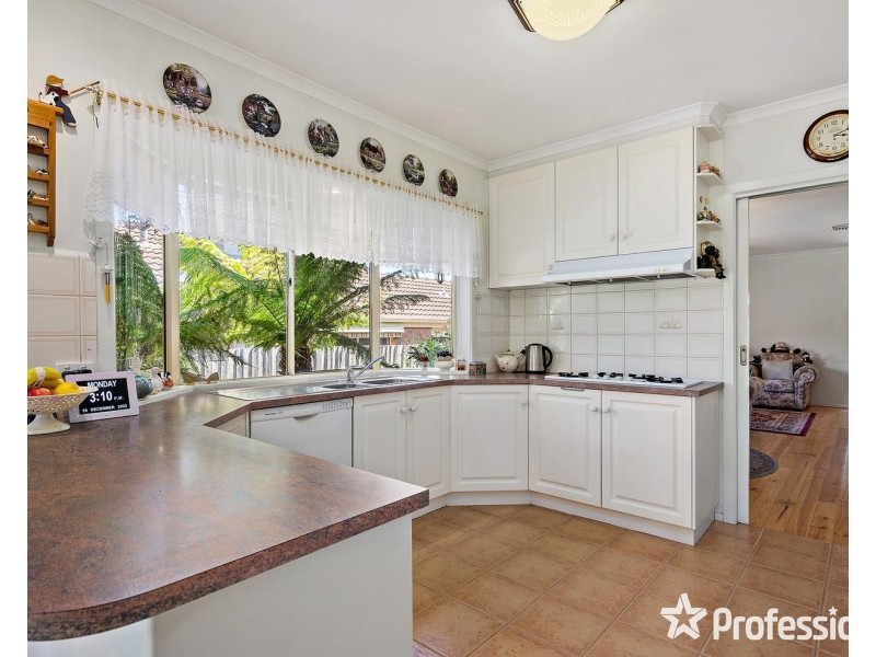 4 Hillrise Crescent, Chirnside Park VIC 3116