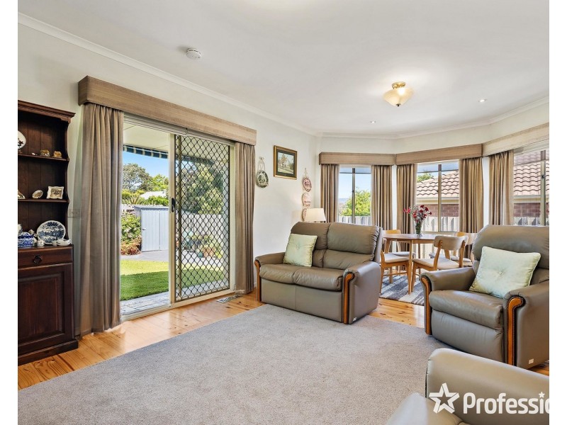 4 Hillrise Crescent, Chirnside Park VIC 3116