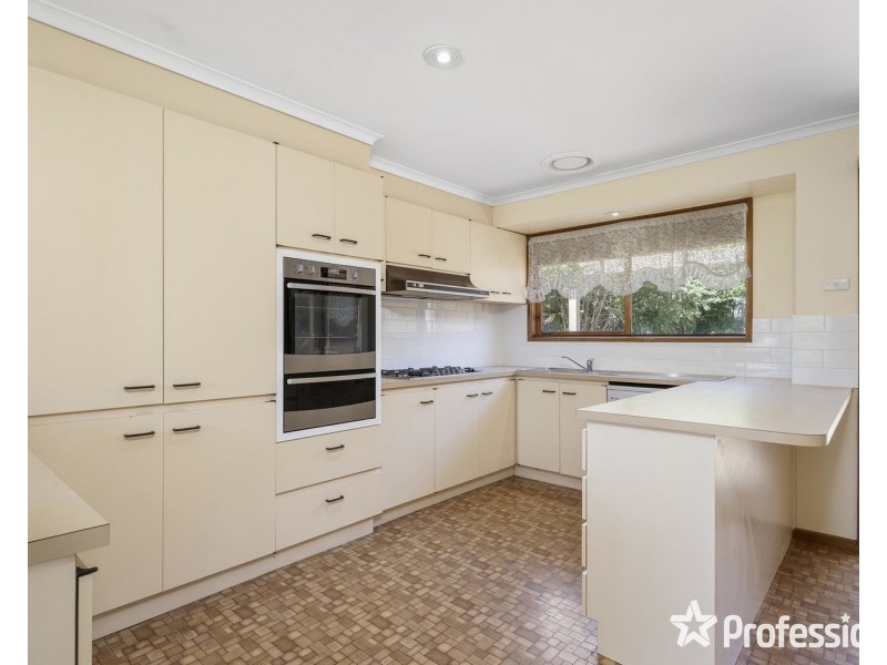 24 Lemongrove Crescent, Croydon Hills VIC 3136