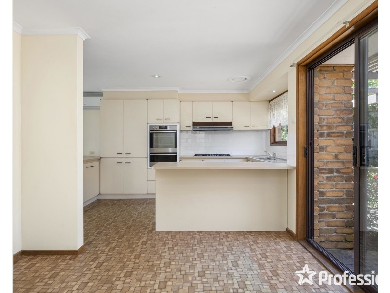 24 Lemongrove Crescent, Croydon Hills VIC 3136