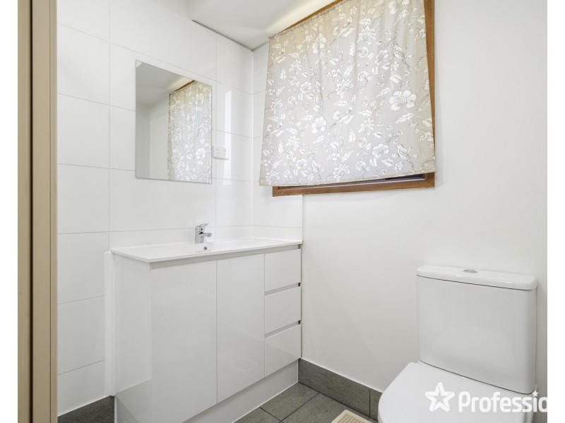 24 Lemongrove Crescent, Croydon Hills VIC 3136
