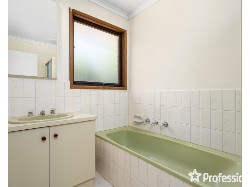 24 Lemongrove Crescent, Croydon Hills VIC 3136