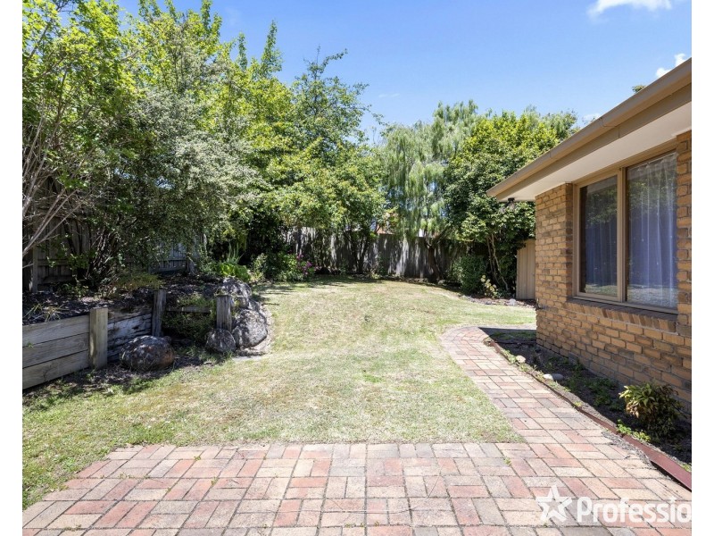 24 Lemongrove Crescent, Croydon Hills VIC 3136
