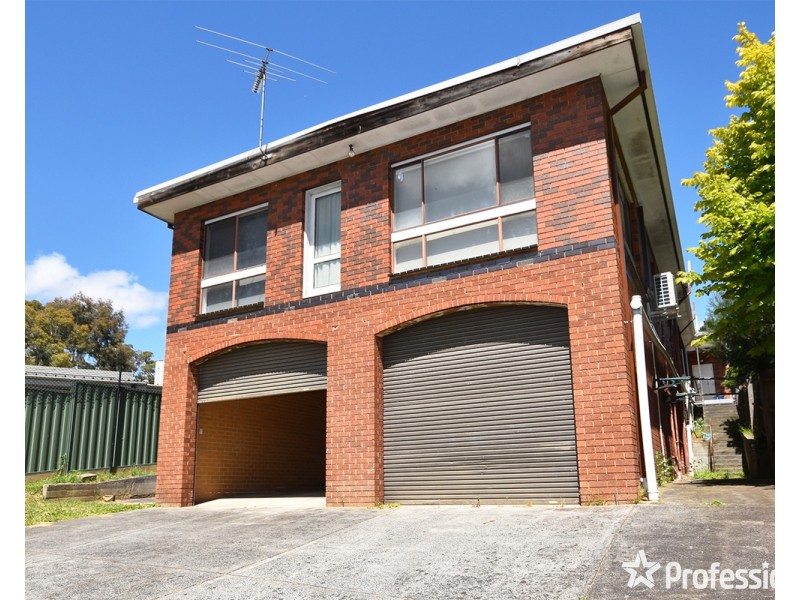 Rear/31 Monbulk Road, Mount Evelyn VIC 3796