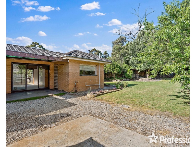 30 Lionel Crescent, Croydon VIC 3136