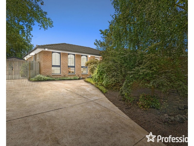 9 Western Way, Mooroolbark VIC 3138