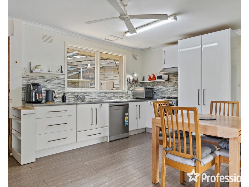 9 Western Way, Mooroolbark VIC 3138