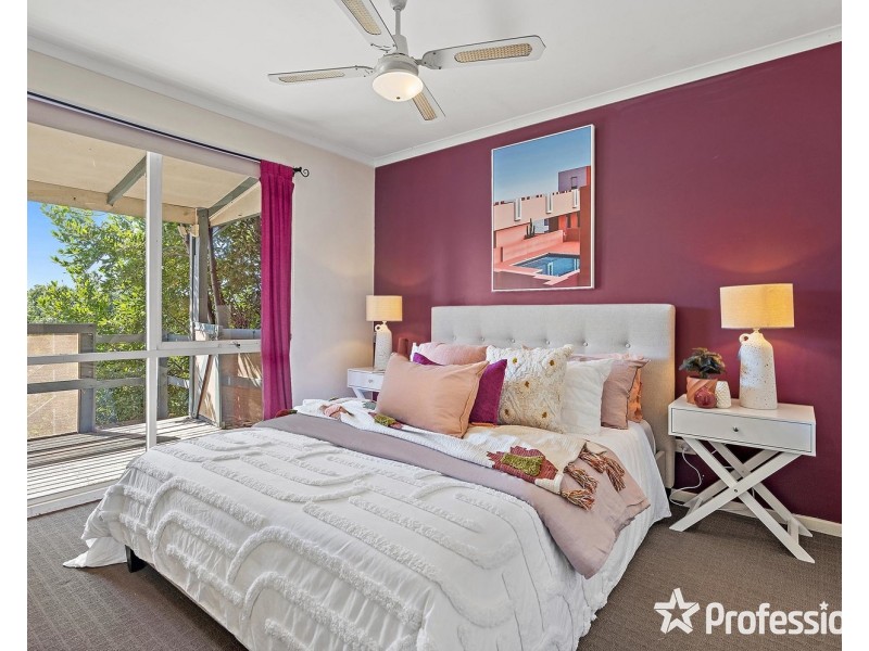 16 Landara Court, Mooroolbark VIC 3138