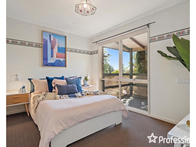 16 Landara Court, Mooroolbark VIC 3138