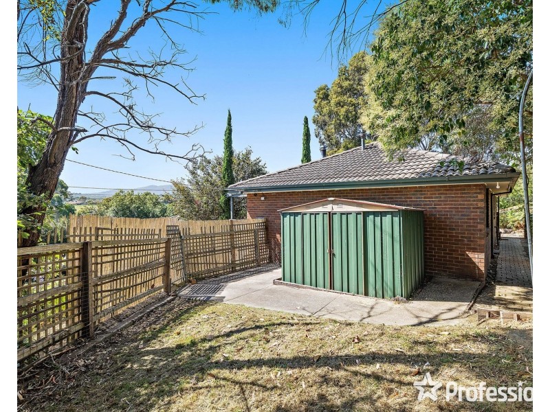 16 Landara Court, Mooroolbark VIC 3138