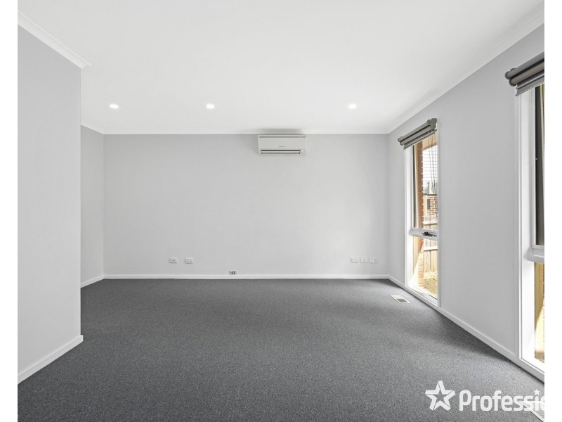 48 Winyard Drive, Mooroolbark VIC 3138