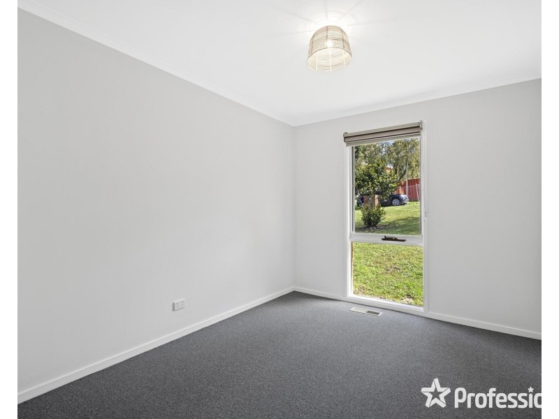 48 Winyard Drive, Mooroolbark VIC 3138