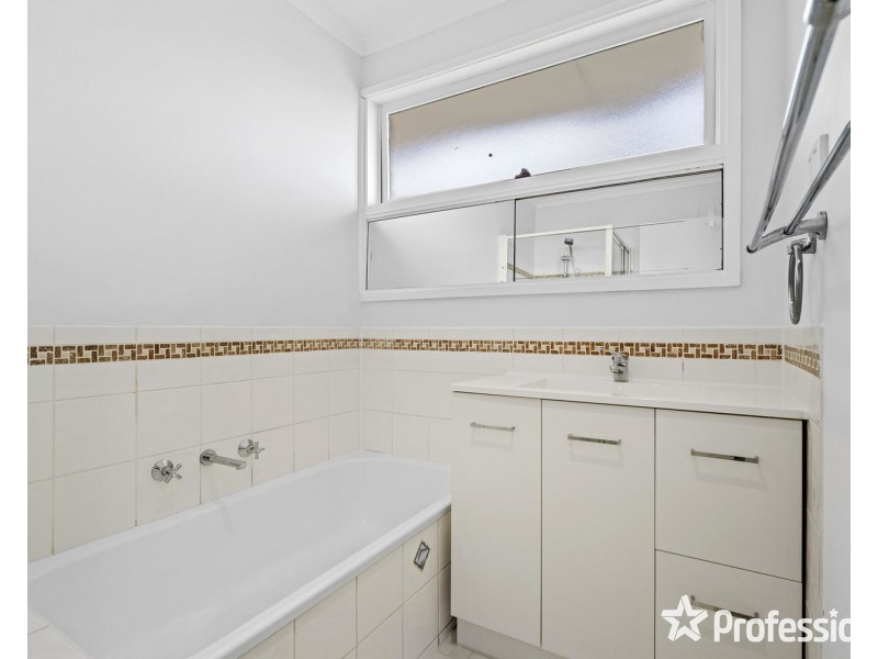 48 Winyard Drive, Mooroolbark VIC 3138