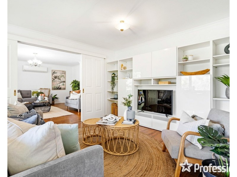 4 Barina Avenue, Mooroolbark VIC 3138