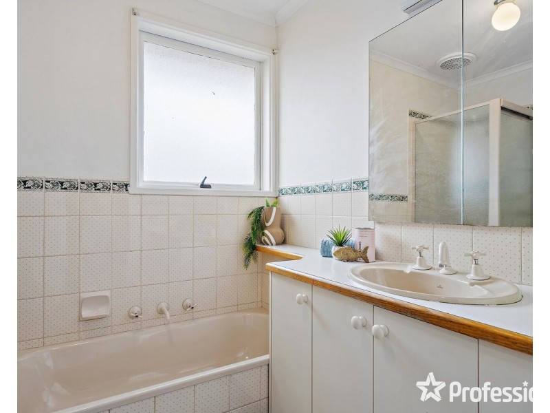 12 Biala Court, Mooroolbark VIC 3138