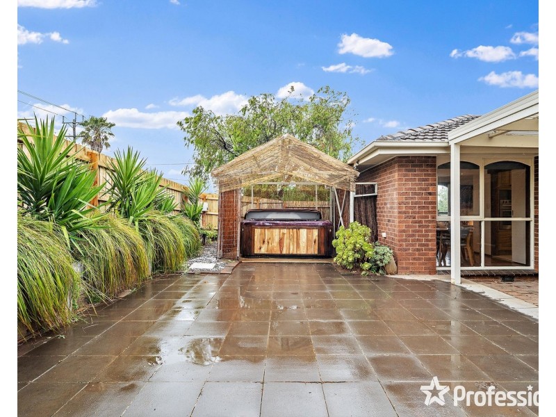 12 Biala Court, Mooroolbark VIC 3138