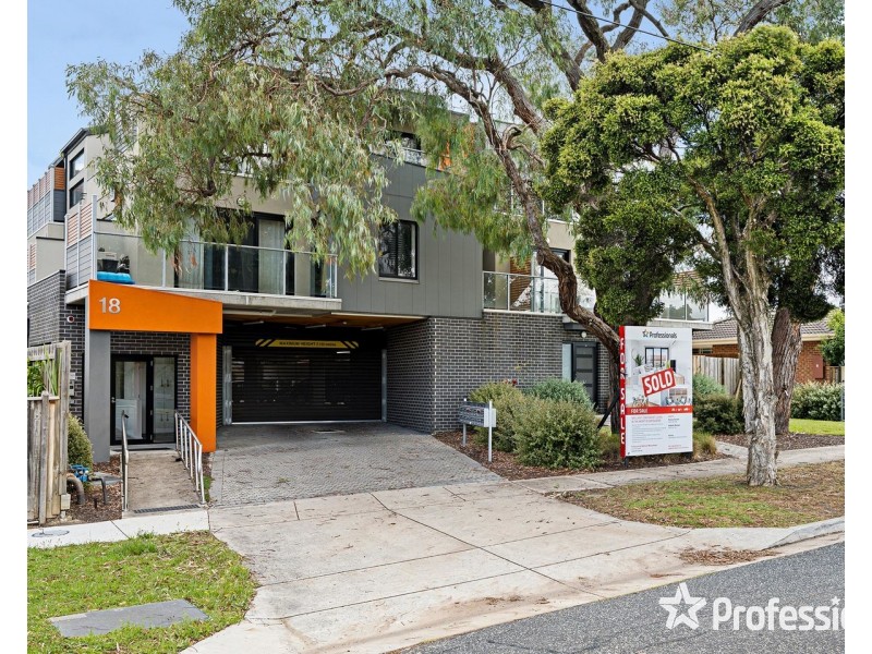 203/18 Myrtle Street, Bayswater VIC 3153