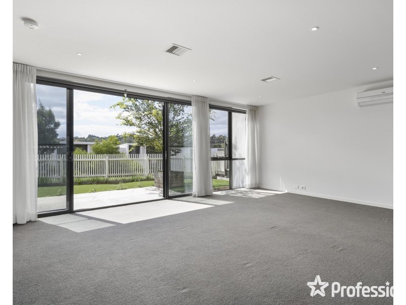7 Bardaster Boulevard, Chirnside Park VIC 3116
