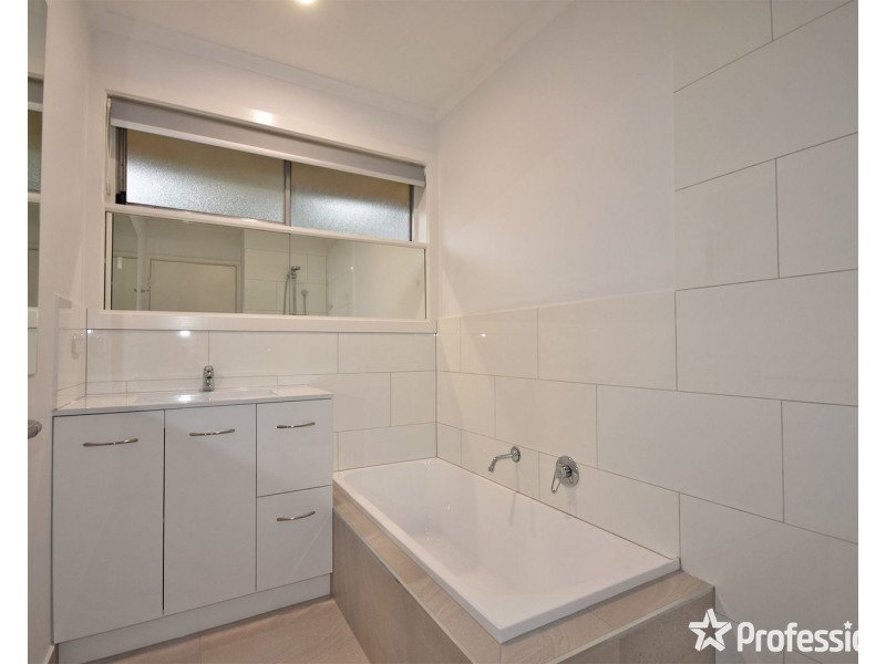 6 Monomeith Street, Mooroolbark VIC 3138