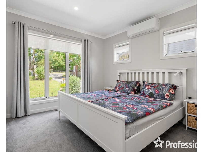 1/8 Montgomery Court, Kilsyth VIC 3137