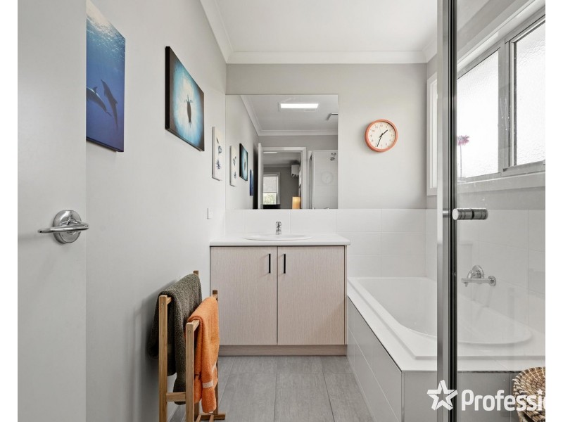 1/8 Montgomery Court, Kilsyth VIC 3137