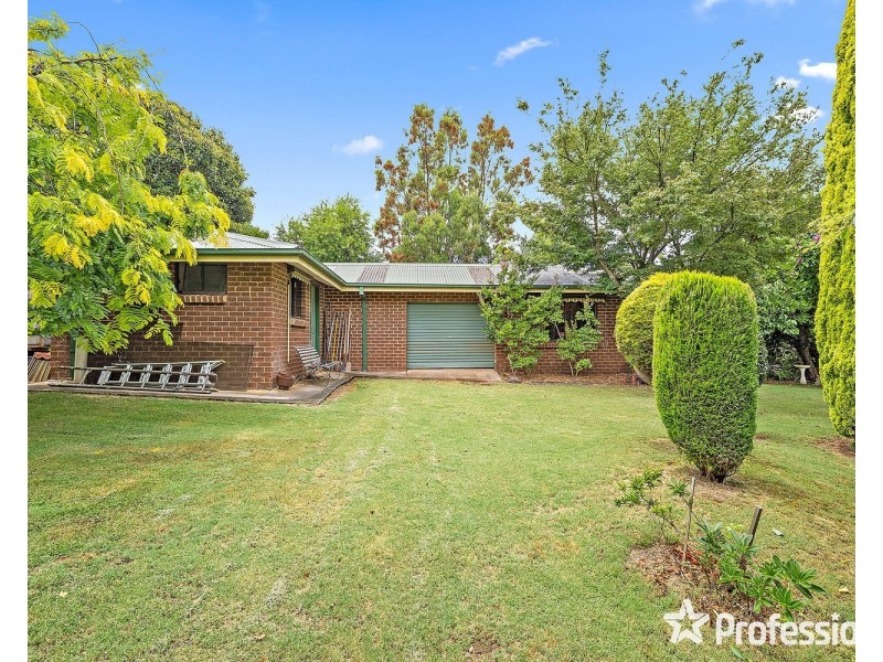 9 Sunburst Court, Mooroolbark VIC 3138