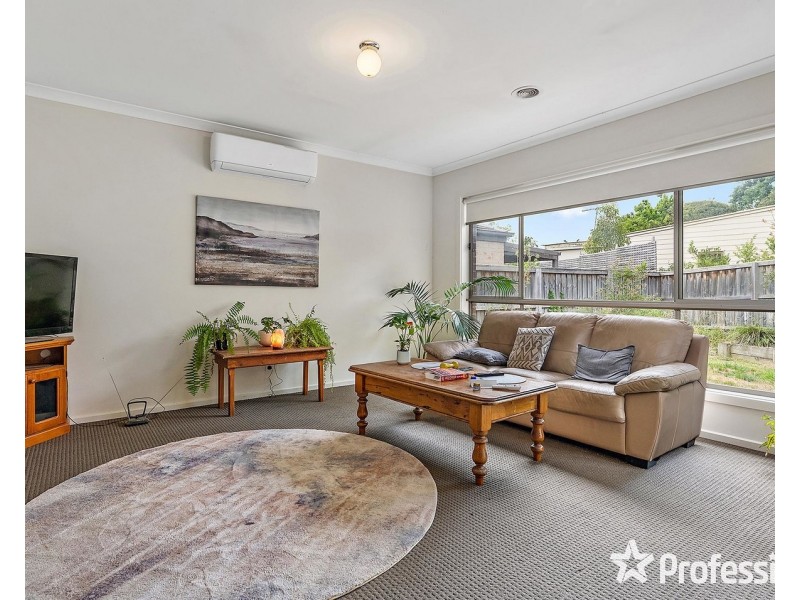 53 Tanika Circuit, Croydon VIC 3136