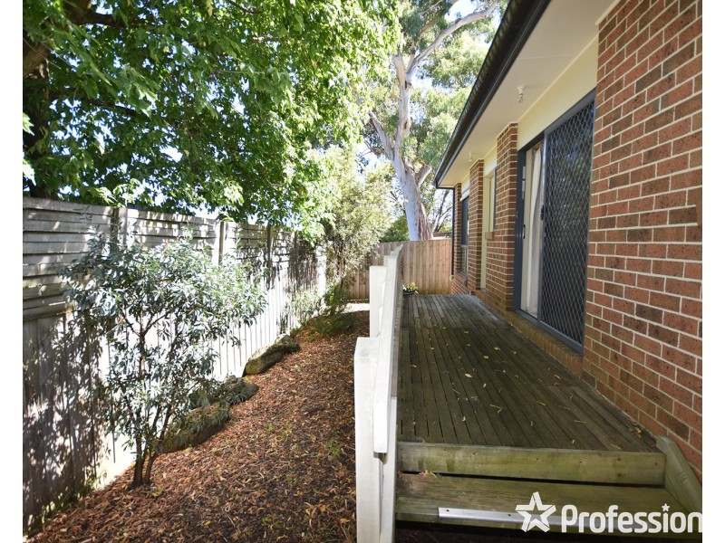 2/13 Terrigal Crescent, Kilsyth VIC 3137