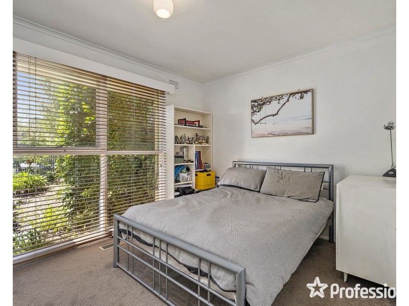 16 Shakespeare Avenue, Mooroolbark VIC 3138
