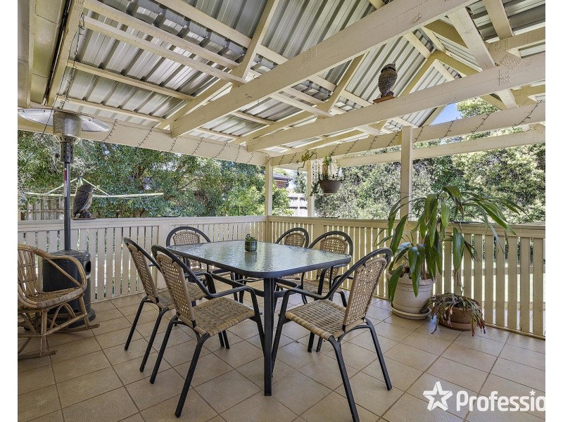 16 Shakespeare Avenue, Mooroolbark VIC 3138
