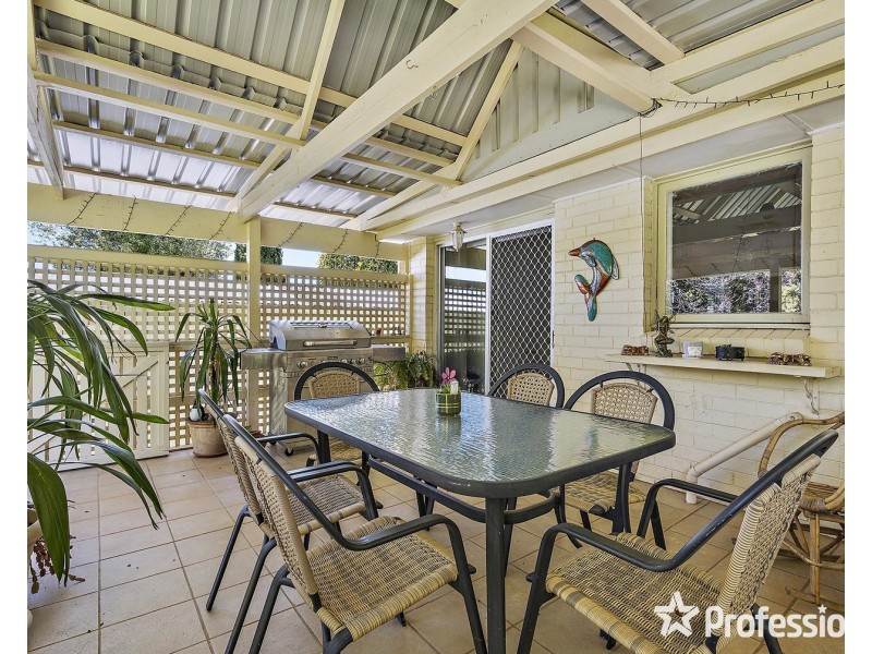 16 Shakespeare Avenue, Mooroolbark VIC 3138