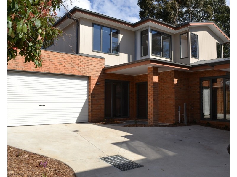 4/15 Ross Road, Croydon VIC 3136
