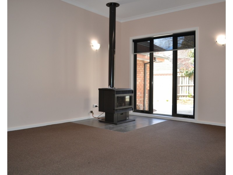 4/15 Ross Road, Croydon VIC 3136