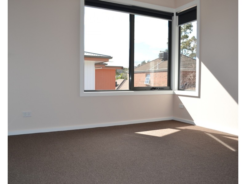 4/15 Ross Road, Croydon VIC 3136