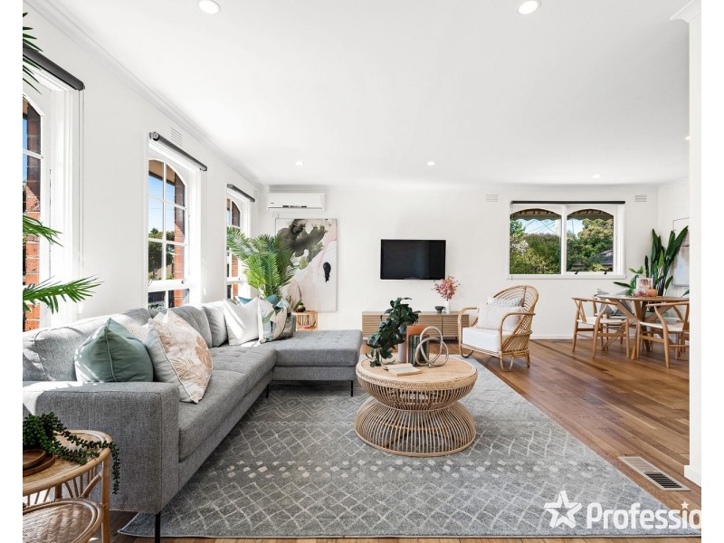 76 Bellara Drive, Mooroolbark VIC 3138