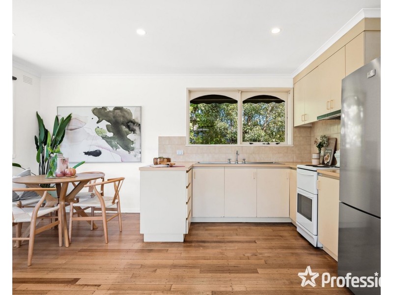 76 Bellara Drive, Mooroolbark VIC 3138