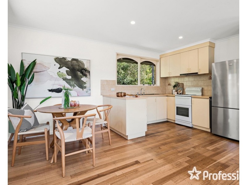 76 Bellara Drive, Mooroolbark VIC 3138