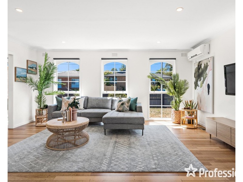 76 Bellara Drive, Mooroolbark VIC 3138