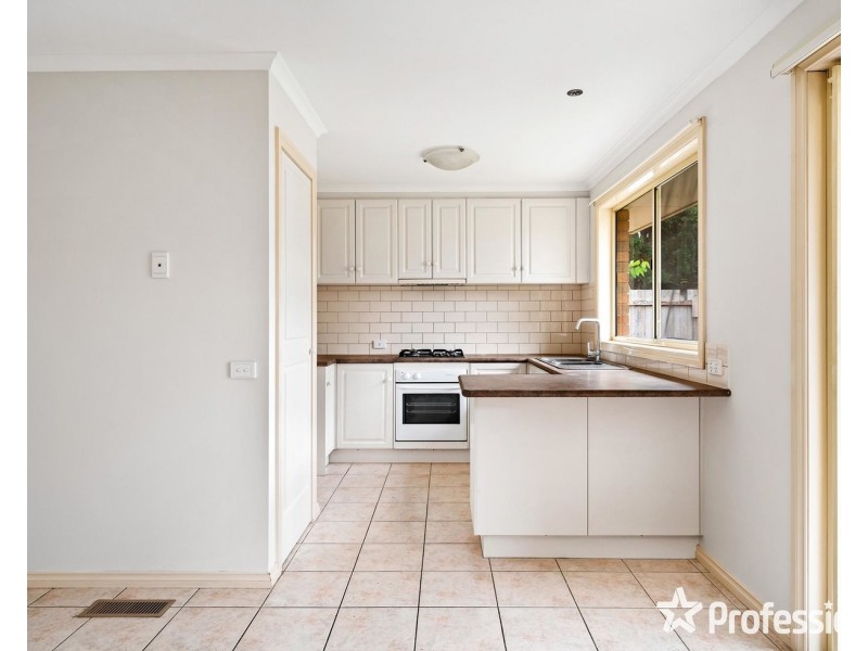 3/12 Railway Crescent, Croydon VIC 3136