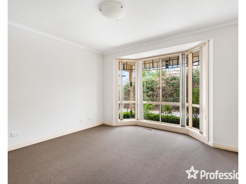 3/12 Railway Crescent, Croydon VIC 3136