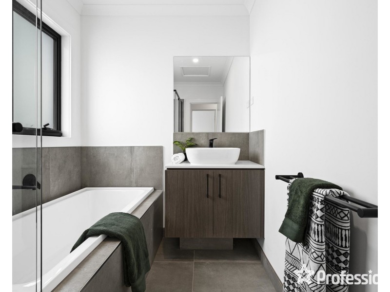 3/5 Stephen Crescent, Croydon VIC 3136