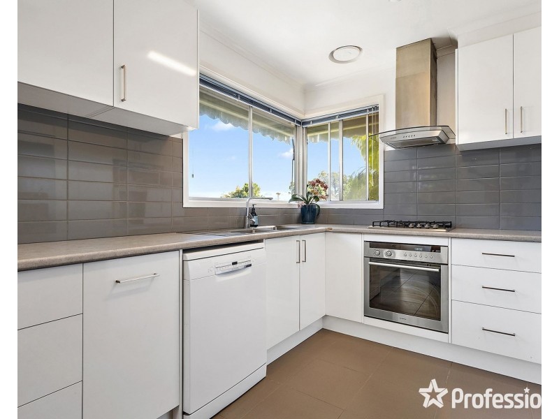 6 Carawa Street, Mooroolbark VIC 3138