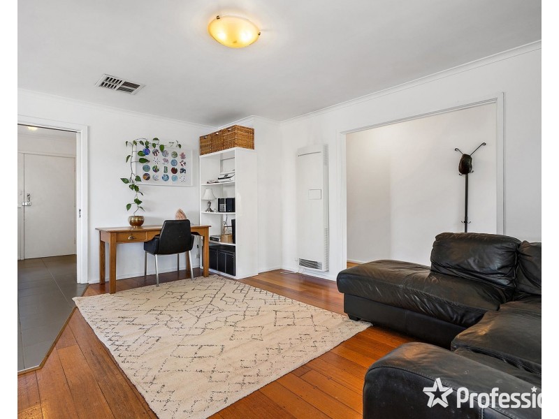 6 Carawa Street, Mooroolbark VIC 3138