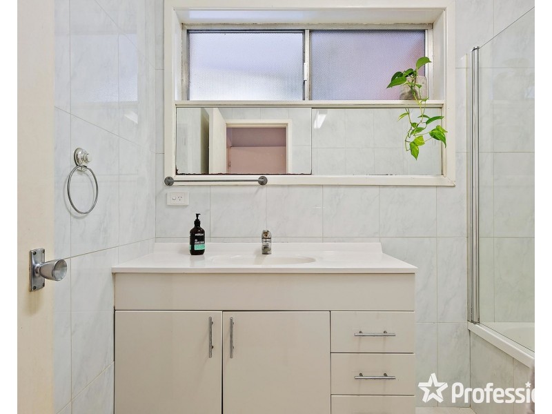 6 Carawa Street, Mooroolbark VIC 3138
