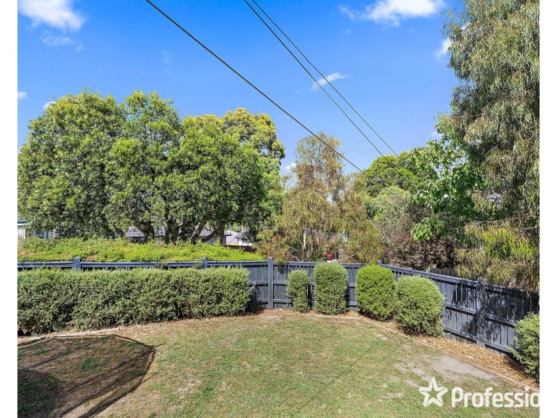 6 Carawa Street, Mooroolbark VIC 3138