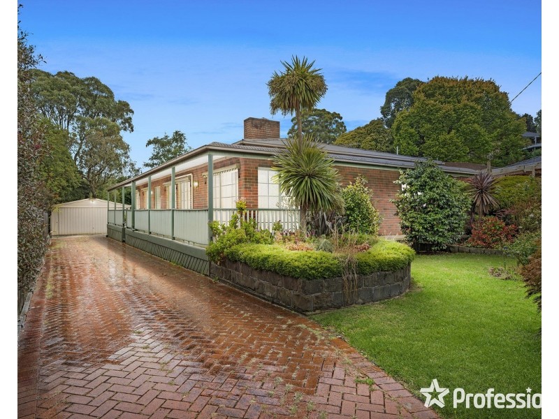 17 Wyuna Walk, Mooroolbark VIC 3138