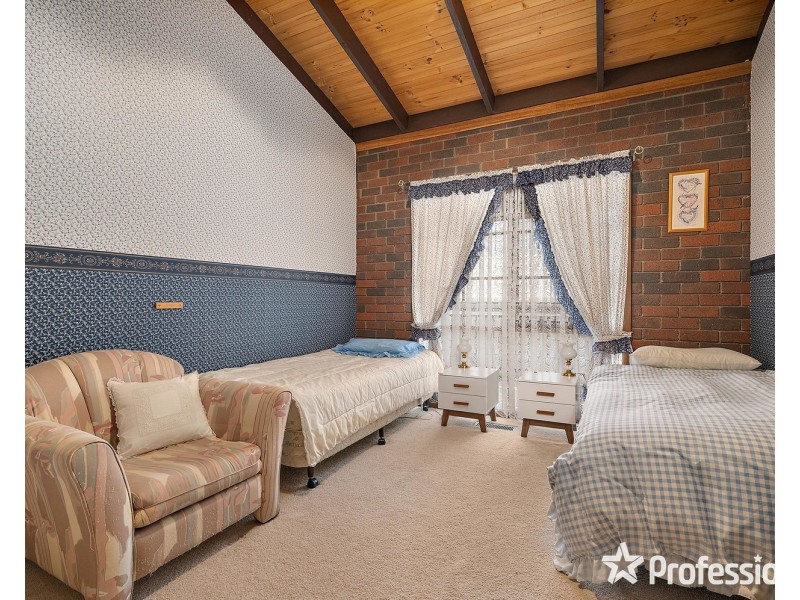 17 Wyuna Walk, Mooroolbark VIC 3138