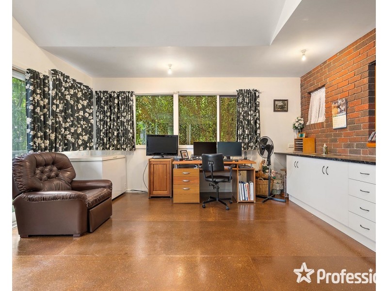 17 Wyuna Walk, Mooroolbark VIC 3138
