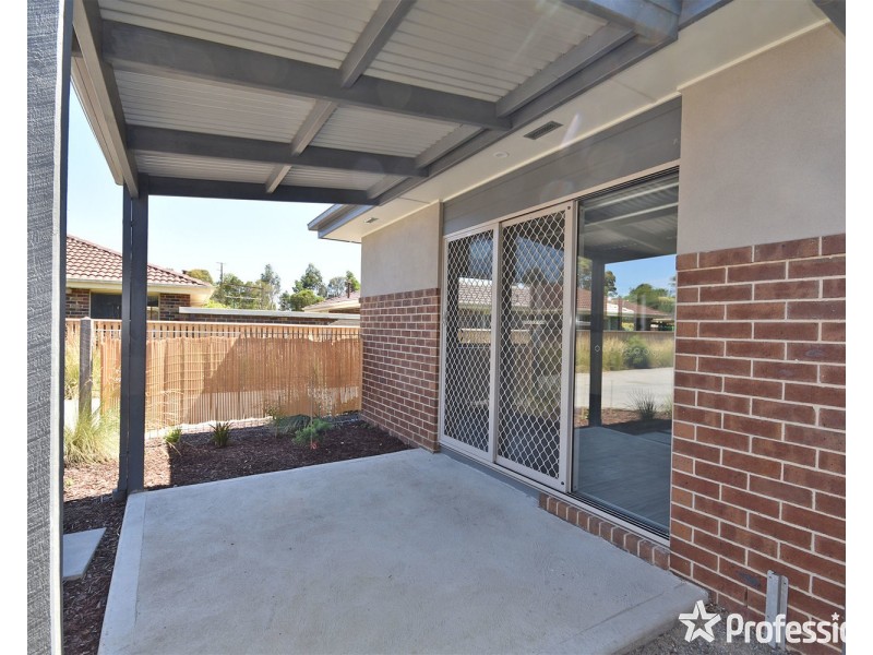 2 Reska Place, Mooroolbark VIC 3138