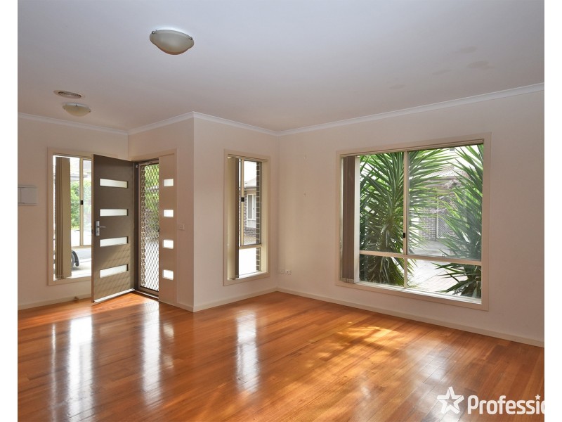 2 Heath Close, Mooroolbark VIC 3138